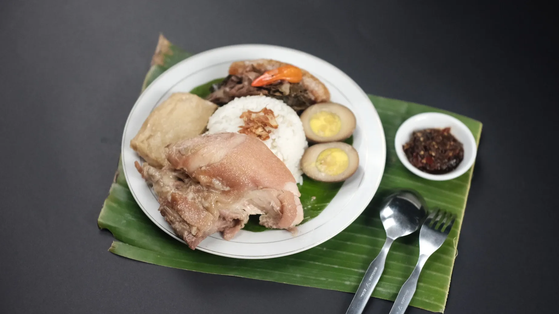 Gudeg Mbak Yus Komplit